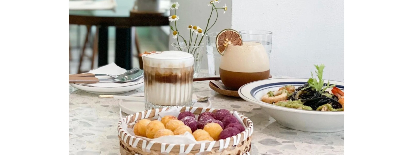 旺角太子近地鐵站Autorun略有名氣裝修精美文青Cafe生意轉讓