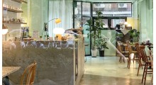中環核心商業區近地鐵站設有閣樓重本$800,000裝修Cafe餐廳生意轉讓