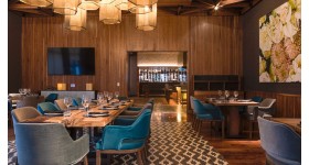 荃灣位於商場Autorun具有名氣裝修投資逾$1,500,000多元發展Cafe連精品店生意轉讓