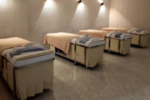 美容院頂讓要注意咩？香港美容生意接手陷阱與估值指南2026